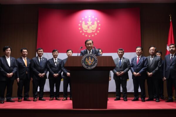 Pemerintah Umumkan Kebijakan Baru Terkait COVID-19 Pemerintah Umumkan Kebijakan Baru Terkait COVID-19